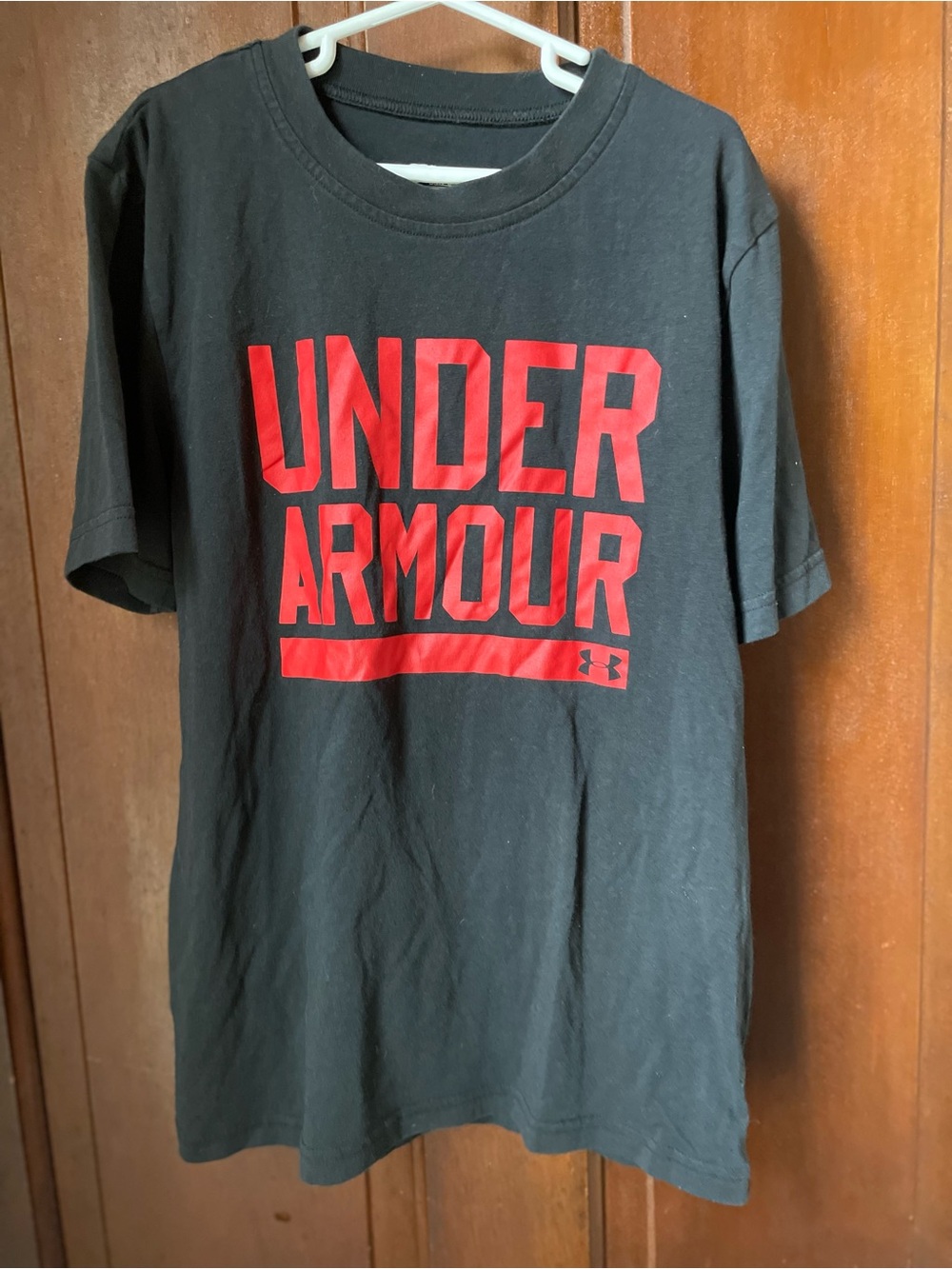 Under Armour boys youth medium short sleeve black shirt